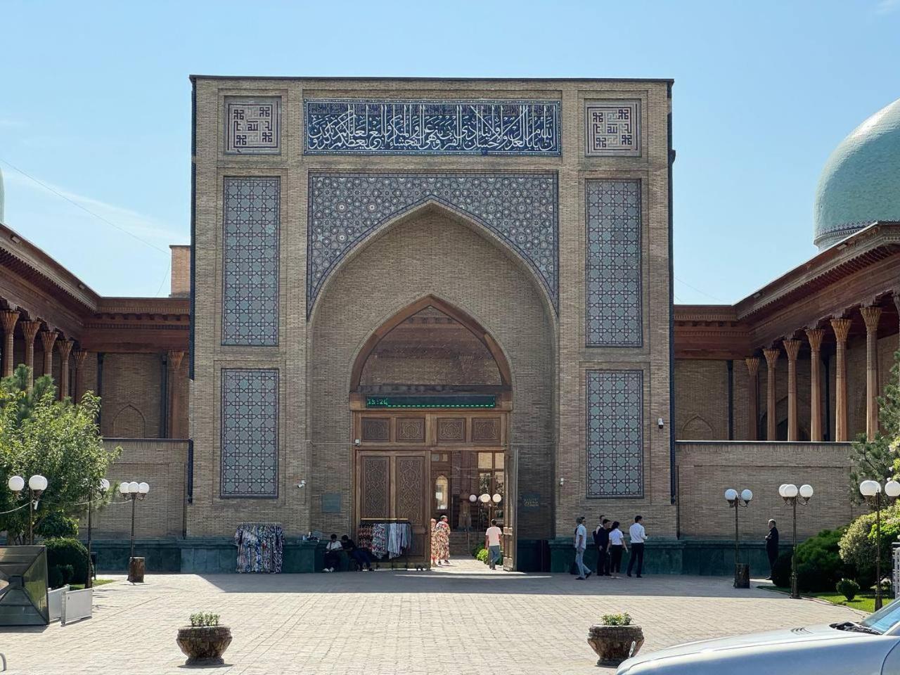 Abay Street- Tashkent City Center Exteriör bild