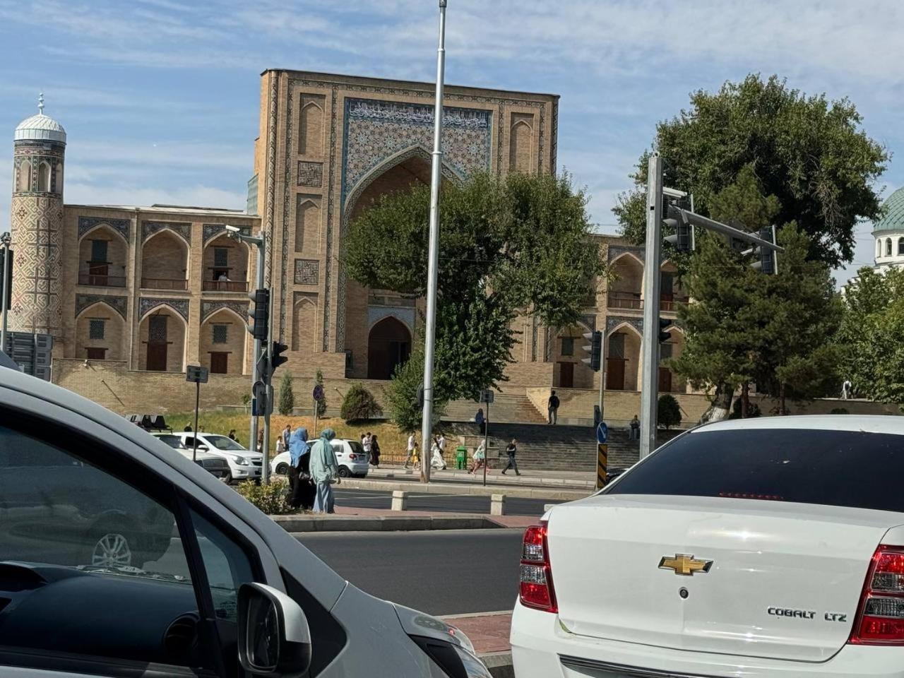 Abay Street- Tashkent City Center Exteriör bild